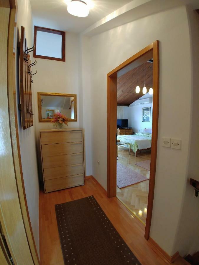 מאקרסקה Penthouse Studio With Sea View מראה חיצוני תמונה